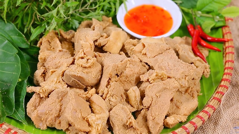 Người Dao Tiền ở Tuyên Quang có đặc sản thịt muối chua