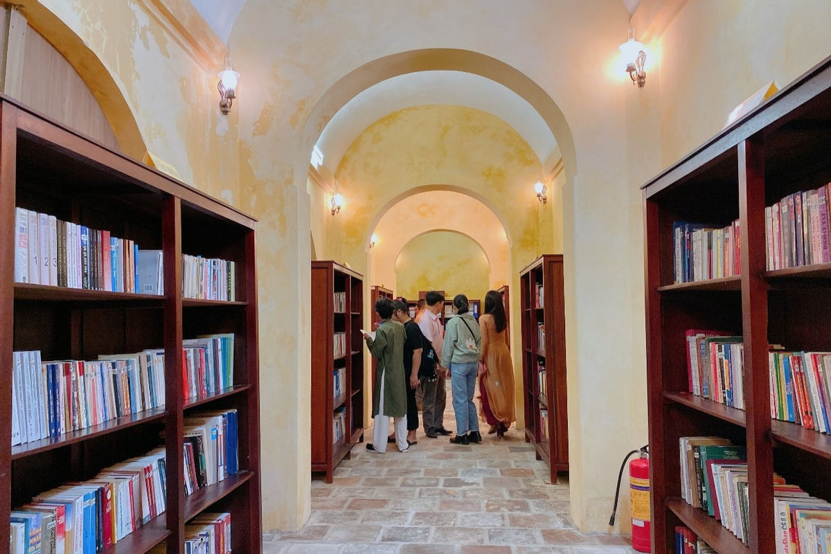 thư viện Lầu Tàng Thơ